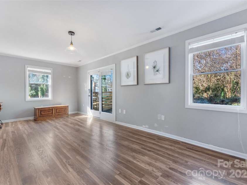 1628 Shannonhouse Drive, Charlotte, NC 28215.  MLS# CAR4161458, YatesRealty ID 3339. 