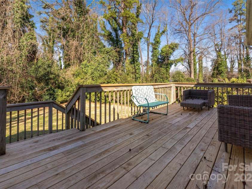 1628 Shannonhouse Drive, Charlotte, NC 28215.  MLS# CAR4161458, YatesRealty ID 3339. 