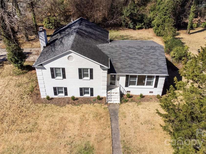 1628 Shannonhouse Drive, Charlotte, NC 28215.  MLS# CAR4161458, YatesRealty ID 3339. 