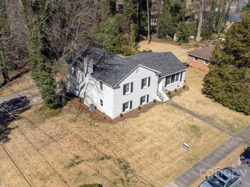 1628 Shannonhouse Drive, Charlotte, NC 28215.  MLS# CAR4161458, YatesRealty ID 3339. 