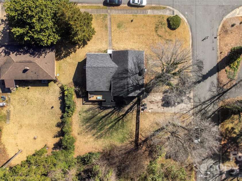 1628 Shannonhouse Drive, Charlotte, NC 28215.  MLS# CAR4161458, YatesRealty ID 3339. 