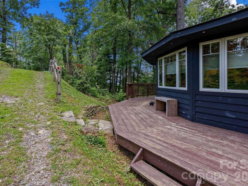 826 Town Mountain Road, Asheville, NC 28804.  MLS# CAR4279894, YatesRealty ID 3339. 