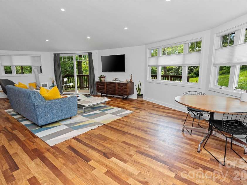 826 Town Mountain Road, Asheville, NC 28804.  MLS# CAR4279894, YatesRealty ID 3339. 