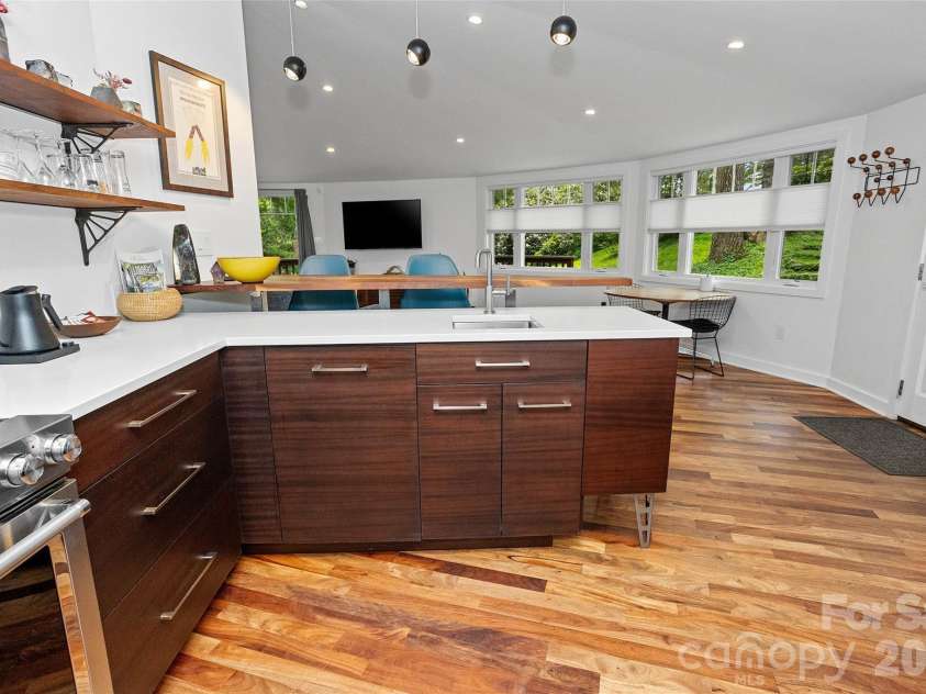 826 Town Mountain Road, Asheville, NC 28804.  MLS# CAR4279894, YatesRealty ID 3339. 