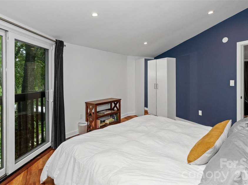 826 Town Mountain Road, Asheville, NC 28804.  MLS# CAR4279894, YatesRealty ID 3339. 