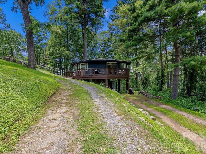 826 Town Mountain Road, Asheville, NC 28804.  MLS# CAR4279894, YatesRealty ID 3339. 