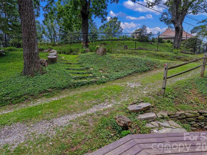 826 Town Mountain Road, Asheville, NC 28804.  MLS# CAR4279894, YatesRealty ID 3339. 
