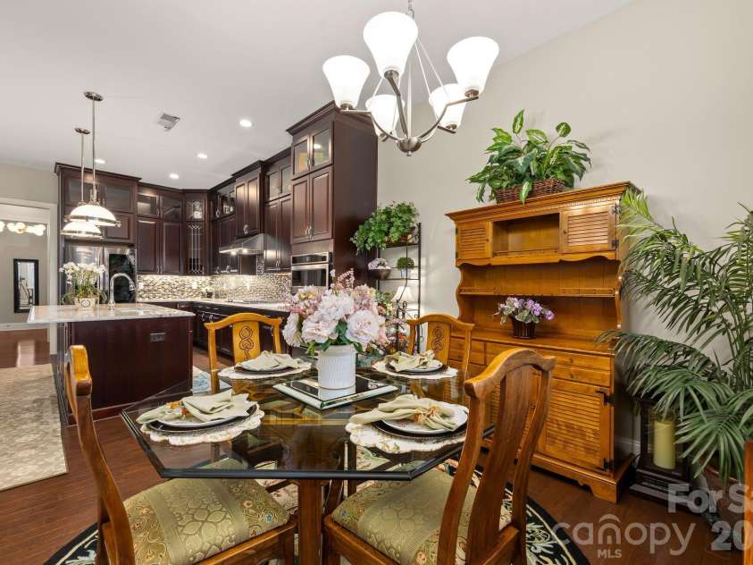 12047 Cove Court, Charlotte, NC 28278.  MLS# CAR4394984, YatesRealty ID 33390. Kitchen view from breakfast nook