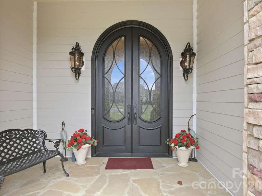 12047 Cove Court, Charlotte, NC 28278.  MLS# CAR4424173, YatesRealty ID 33390. 