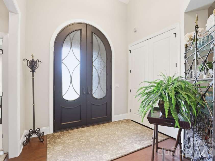 12047 Cove Court, Charlotte, NC 28278.  MLS# CAR4424173, YatesRealty ID 33390. 