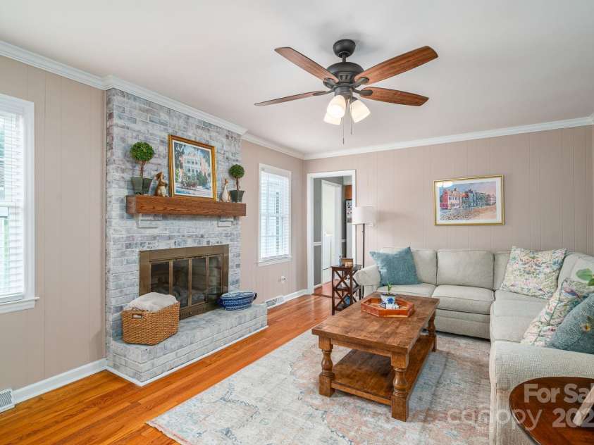3501 Gardner Park Drive, Gastonia, NC 28054.  MLS# CAR4287459, YatesRealty ID 33390. Family Room