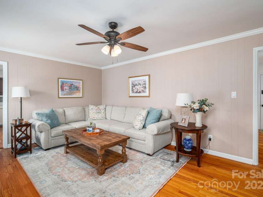 3501 Gardner Park Drive, Gastonia, NC 28054.  MLS# CAR4287459, YatesRealty ID 33390. Family Room