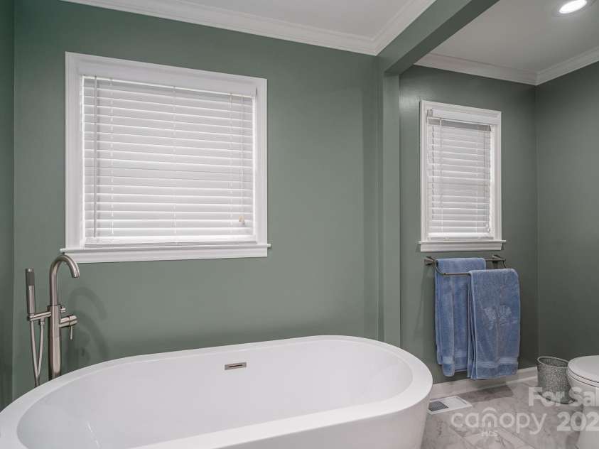 3501 Gardner Park Drive, Gastonia, NC 28054.  MLS# CAR4287459, YatesRealty ID 33390. Primary Bathroom
