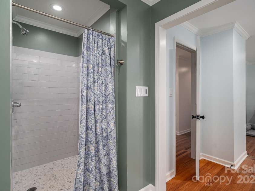 3501 Gardner Park Drive, Gastonia, NC 28054.  MLS# CAR4287459, YatesRealty ID 33390. Primary Bathroom