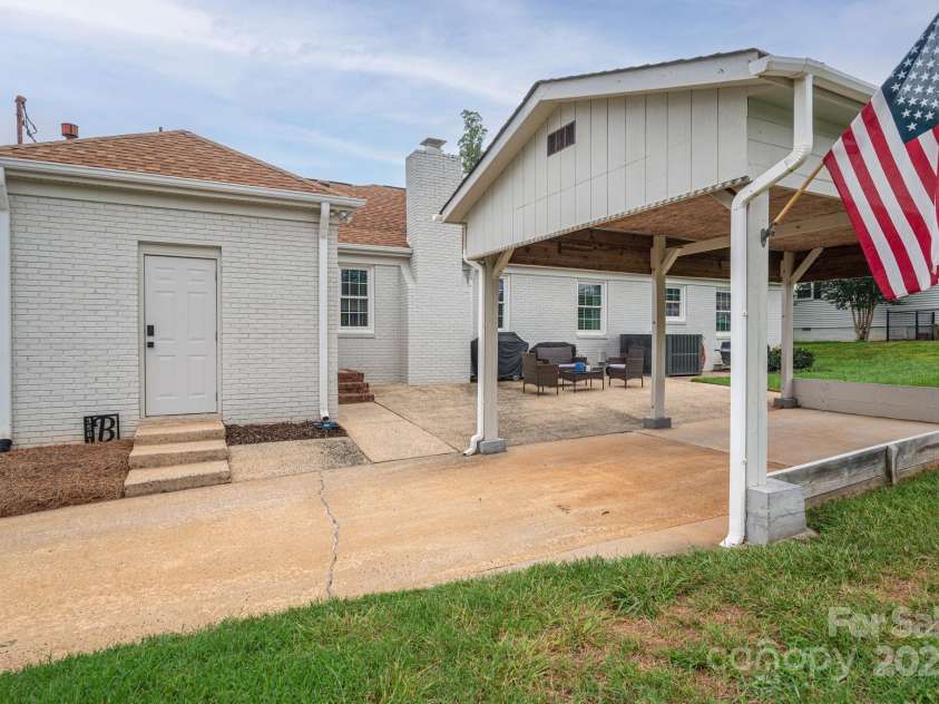 3501 Gardner Park Drive, Gastonia, NC 28054.  MLS# CAR4287459, YatesRealty ID 33390. Shed/Carport