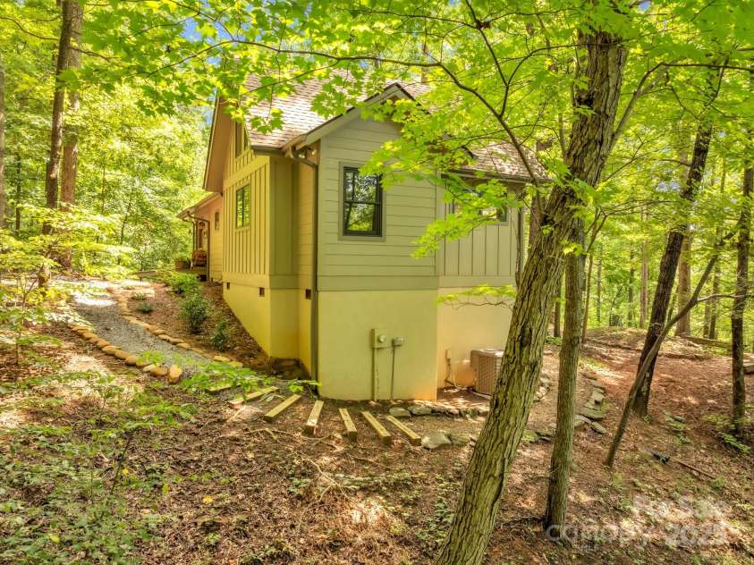 1220 Skyuka Mountain Road, Columbus, NC 28722.  MLS# CAR4288276, YatesRealty ID 33391. 