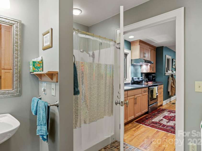 1220 Skyuka Mountain Road, Columbus, NC 28722.  MLS# CAR4288276, YatesRealty ID 33391. Bathroom