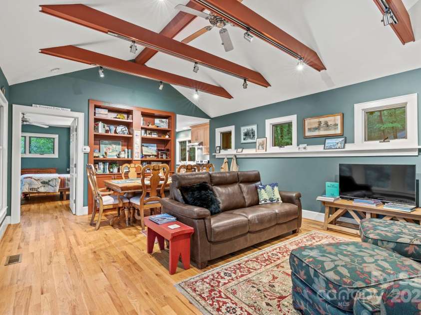 1220 Skyuka Mountain Road, Columbus, NC 28722.  MLS# CAR4288276, YatesRealty ID 33391. LR/DR