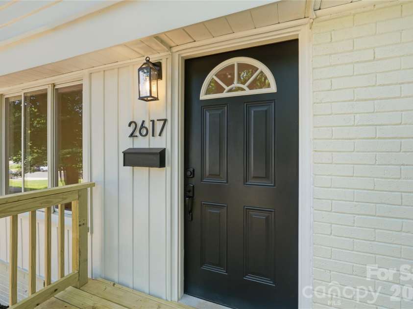 2617 Clydesdale Terrace, Charlotte, NC 28208.  MLS# CAR4396646, YatesRealty ID 33391. 