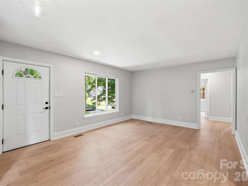 2617 Clydesdale Terrace, Charlotte, NC 28208.  MLS# CAR4396646, YatesRealty ID 33391. 