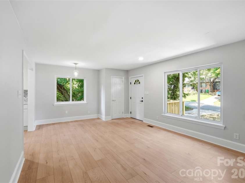 2617 Clydesdale Terrace, Charlotte, NC 28208.  MLS# CAR4396646, YatesRealty ID 33391. 