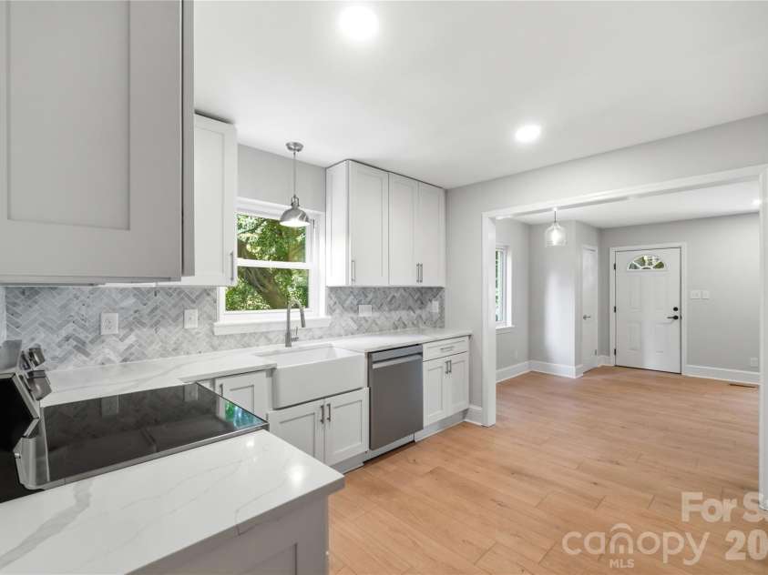 2617 Clydesdale Terrace, Charlotte, NC 28208.  MLS# CAR4396646, YatesRealty ID 33391. 
