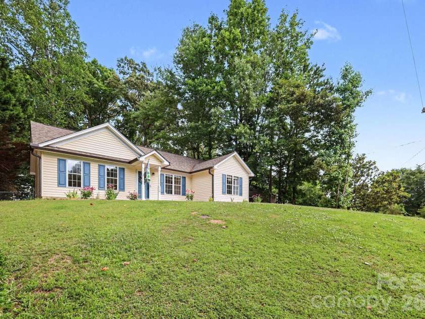 116 Julia Street, Mount Holly, NC 28120.  MLS# CAR4395942, YatesRealty ID 33393. 