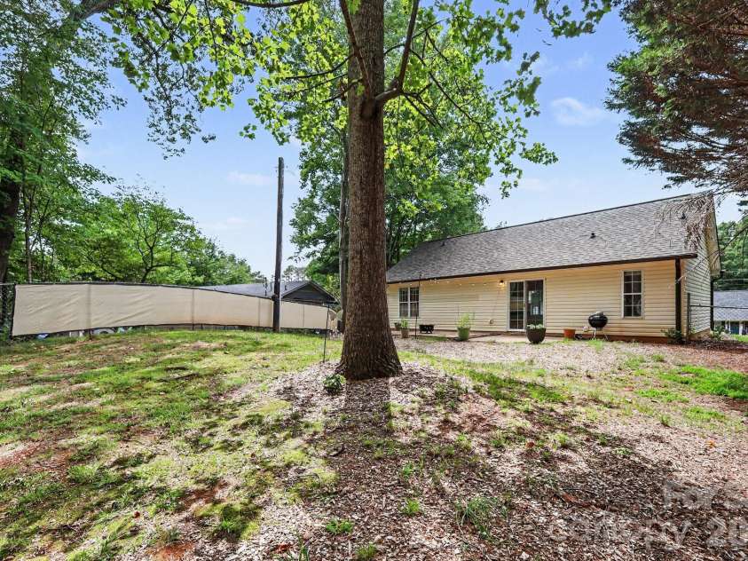 116 Julia Street, Mount Holly, NC 28120.  MLS# CAR4395942, YatesRealty ID 33393. 