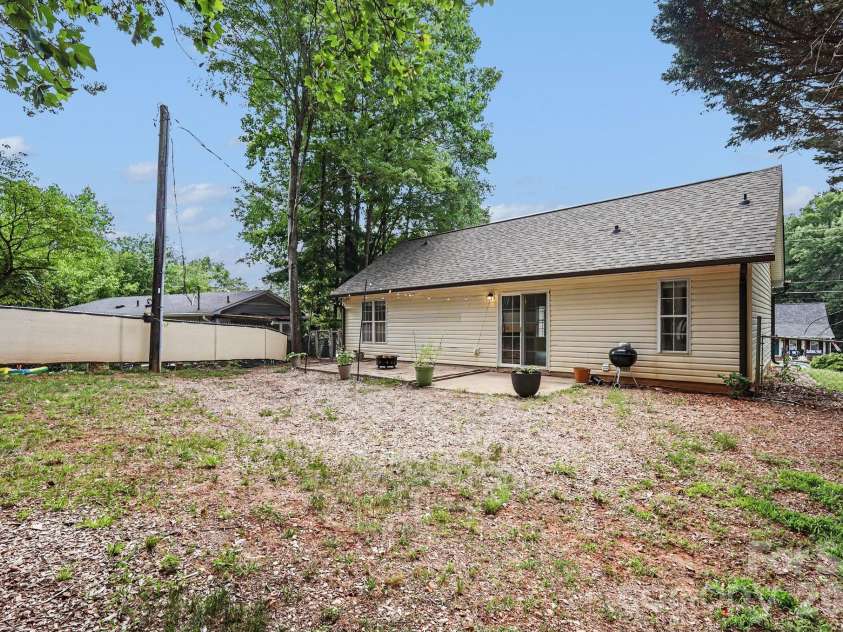 116 Julia Street, Mount Holly, NC 28120.  MLS# CAR4395942, YatesRealty ID 33393. 