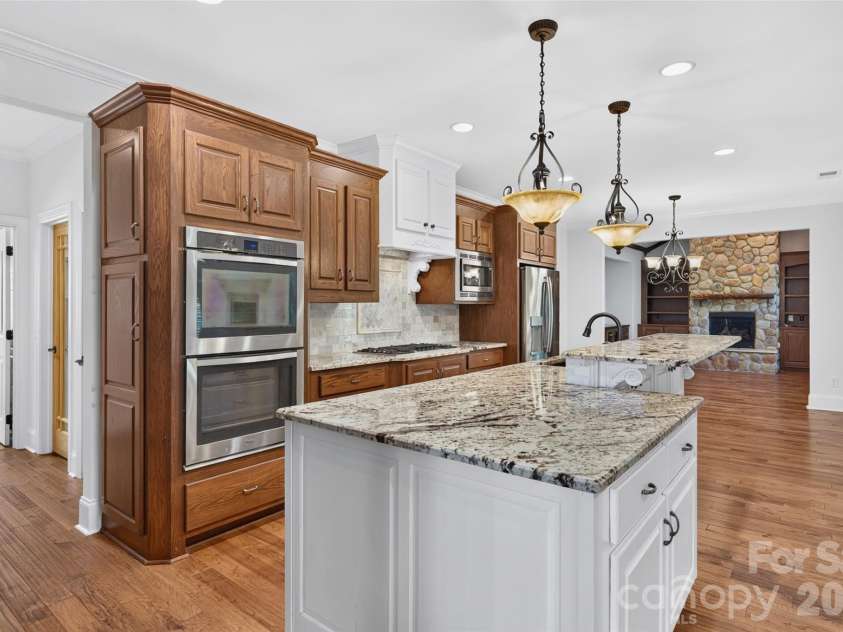 157 Natures Trail, Statesville, NC 28625.  MLS# CAR4396943, YatesRealty ID 33394. Kitchen