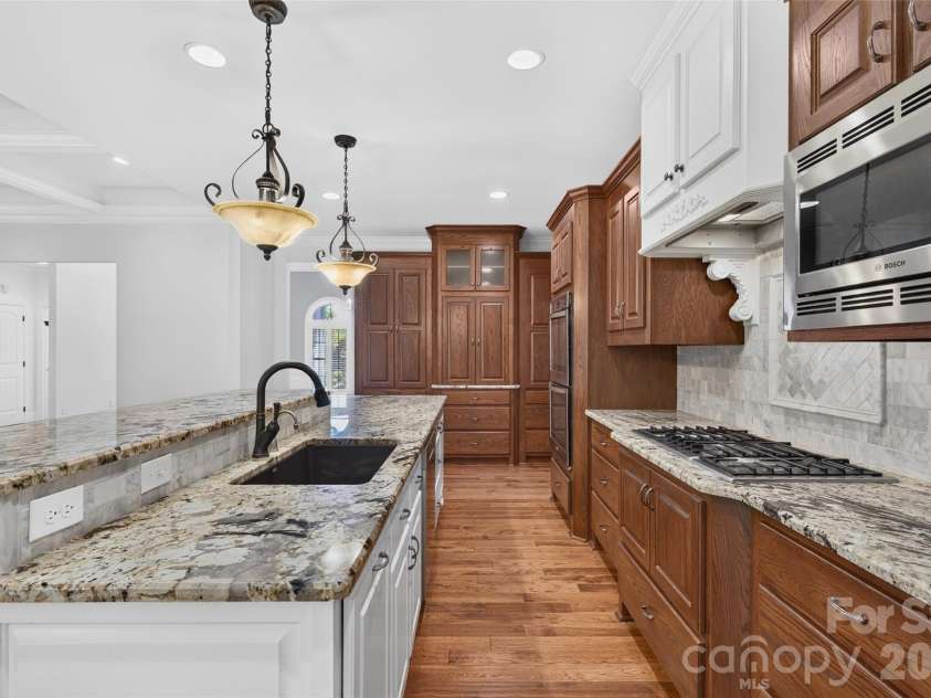 157 Natures Trail, Statesville, NC 28625.  MLS# CAR4396943, YatesRealty ID 33394. Kitchen