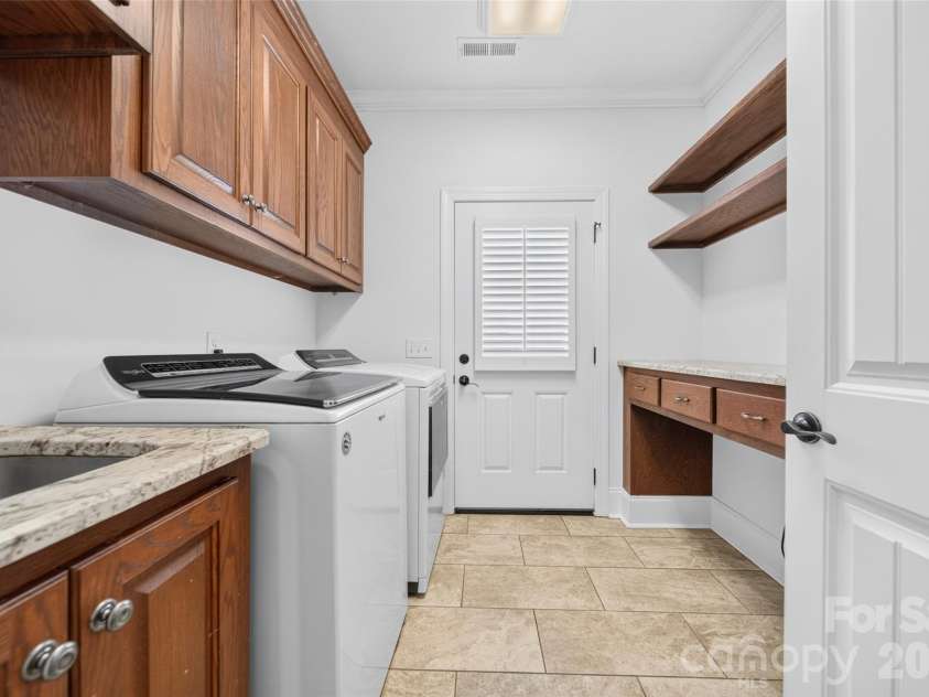 157 Natures Trail, Statesville, NC 28625.  MLS# CAR4396943, YatesRealty ID 33394. Laundry