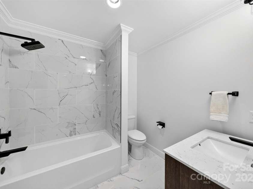 3981 Spinnaker Place, Denver, NC 28037.  MLS# CAR4273825, YatesRealty ID 33394. 