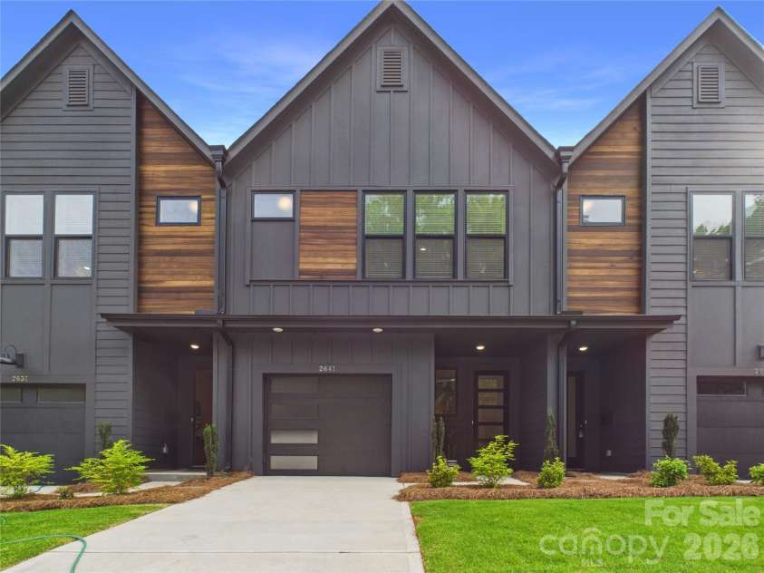 2641 Ravencroft Drive, Charlotte, NC 28208.  MLS# CAR4389878, YatesRealty ID 33396. 