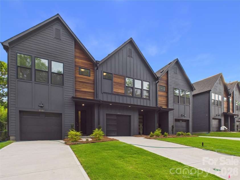 2641 Ravencroft Drive, Charlotte, NC 28208.  MLS# CAR4389878, YatesRealty ID 33396. 