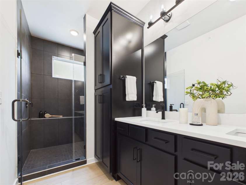 2641 Ravencroft Drive, Charlotte, NC 28208.  MLS# CAR4389878, YatesRealty ID 33396. 