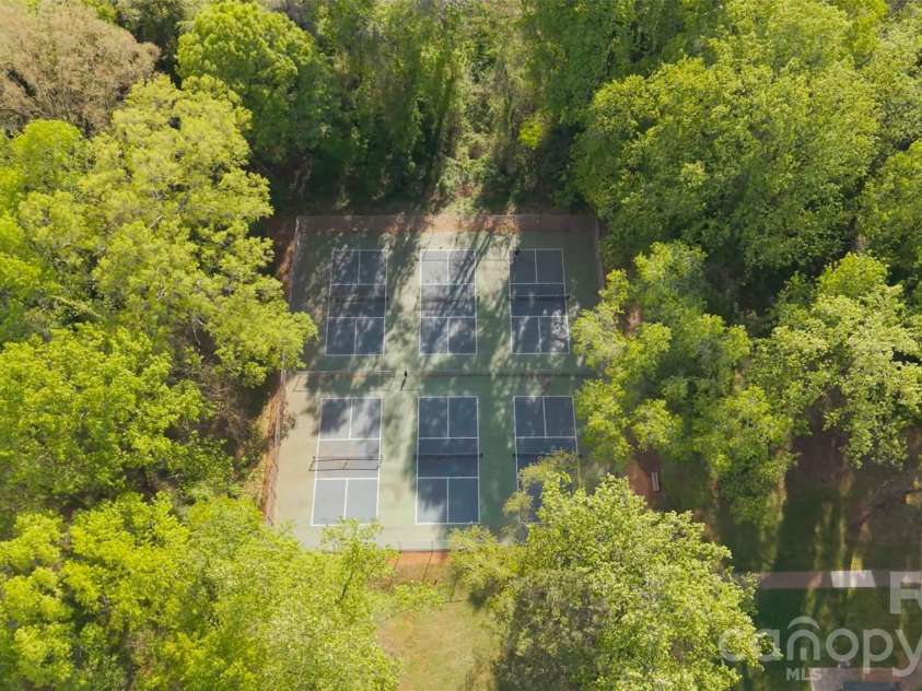2641 Ravencroft Drive, Charlotte, NC 28208.  MLS# CAR4389878, YatesRealty ID 33396. 