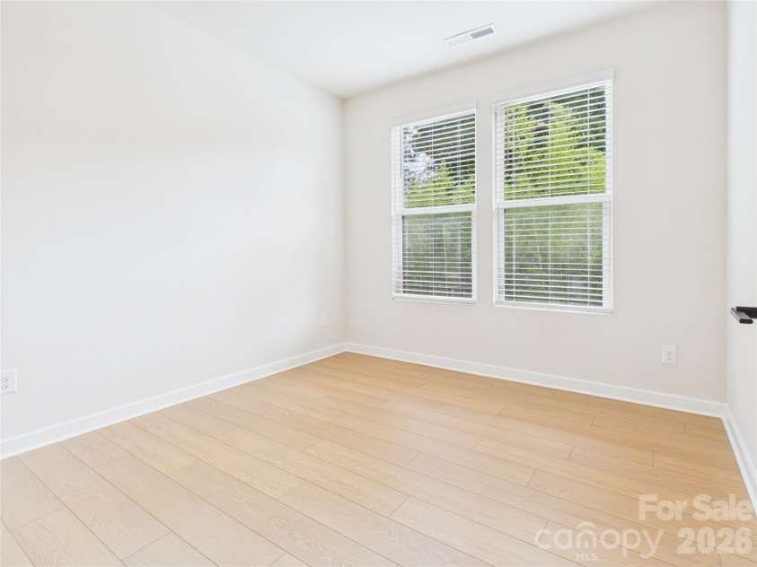 2641 Ravencroft Drive, Charlotte, NC 28208.  MLS# CAR4389878, YatesRealty ID 33396. 