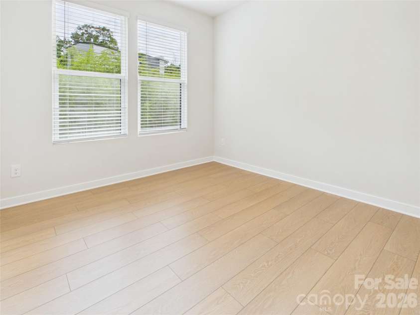 2641 Ravencroft Drive, Charlotte, NC 28208.  MLS# CAR4389878, YatesRealty ID 33396. 