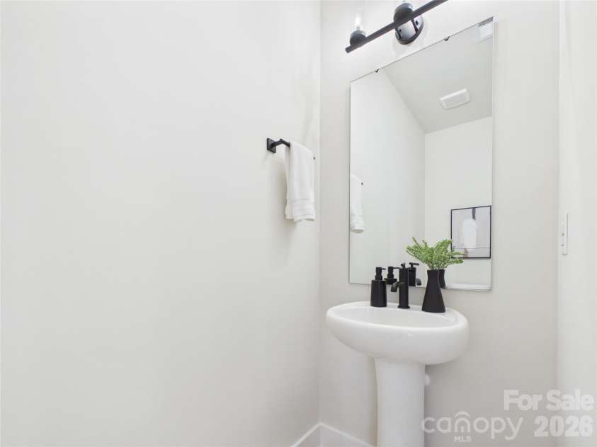 2641 Ravencroft Drive, Charlotte, NC 28208.  MLS# CAR4389878, YatesRealty ID 33396. 