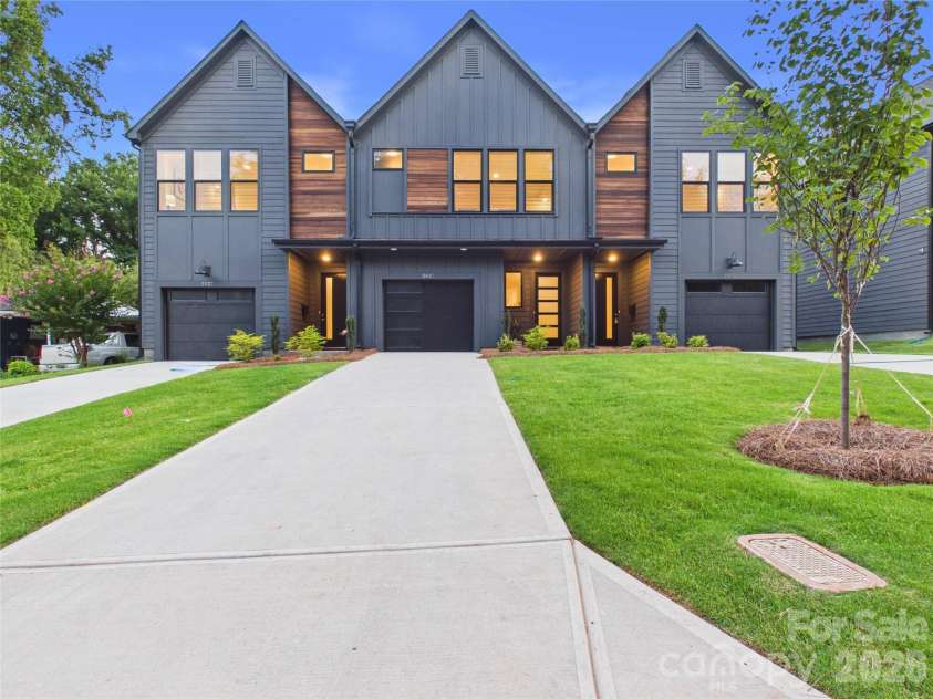 2641 Ravencroft Drive, Charlotte, NC 28208.  MLS# CAR4389878, YatesRealty ID 33396. 