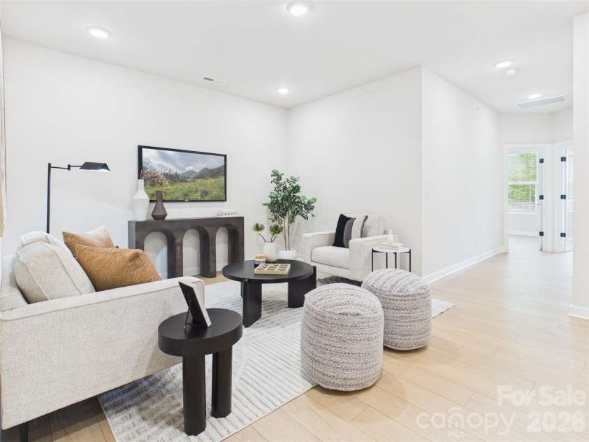 2641 Ravencroft Drive, Charlotte, NC 28208.  MLS# CAR4389878, YatesRealty ID 33396. 