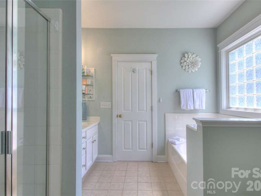 3009 Thayer Drive, Waxhaw, NC 28173.  MLS# CAR4385990, YatesRealty ID 33397. 