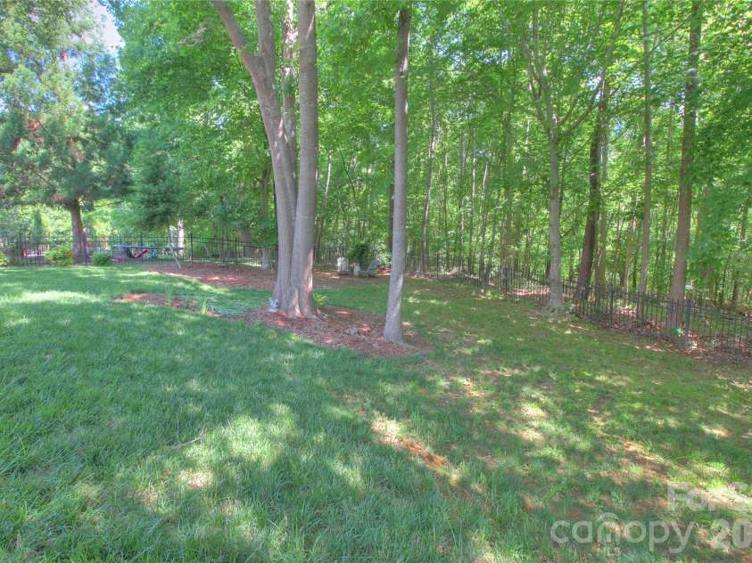 3009 Thayer Drive, Waxhaw, NC 28173.  MLS# CAR4385990, YatesRealty ID 33397. 
