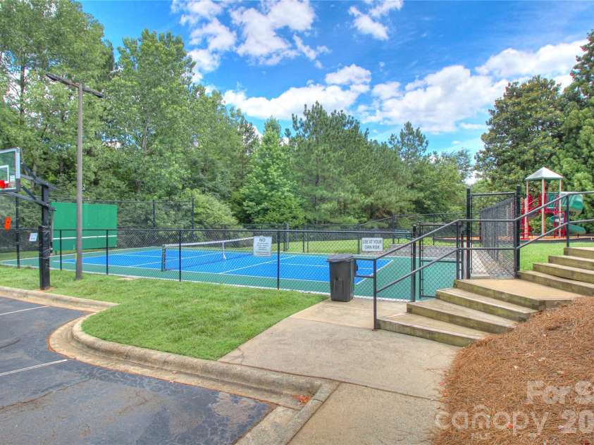 3009 Thayer Drive, Waxhaw, NC 28173.  MLS# CAR4385990, YatesRealty ID 33397. 