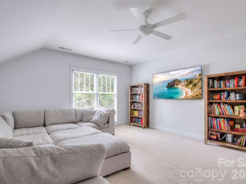 3009 Thayer Drive, Waxhaw, NC 28173.  MLS# CAR4385990, YatesRealty ID 33397. 