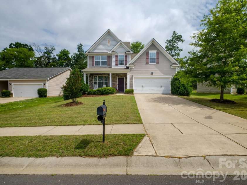 5415 Fenway Drive, Charlotte, NC 28273.  MLS# CAR4391362, YatesRealty ID 33398. 