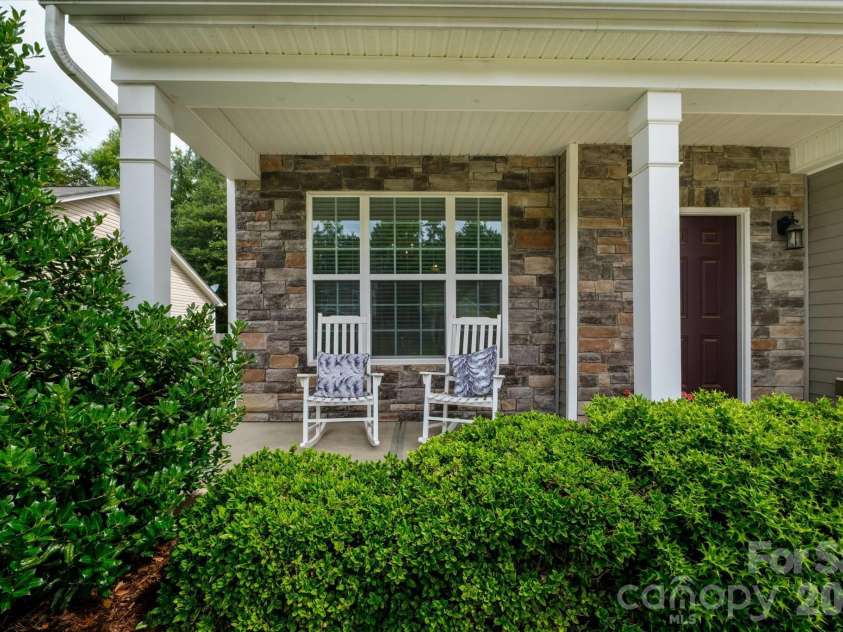 5415 Fenway Drive, Charlotte, NC 28273.  MLS# CAR4391362, YatesRealty ID 33398. 