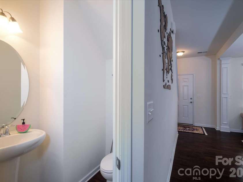 5415 Fenway Drive, Charlotte, NC 28273.  MLS# CAR4391362, YatesRealty ID 33398. 
