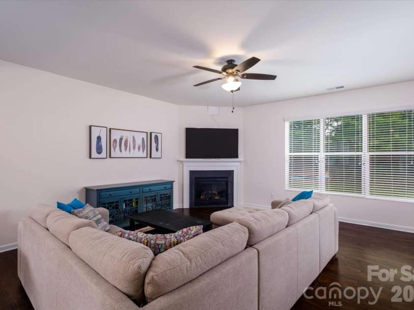 5415 Fenway Drive, Charlotte, NC 28273.  MLS# CAR4391362, YatesRealty ID 33398. 